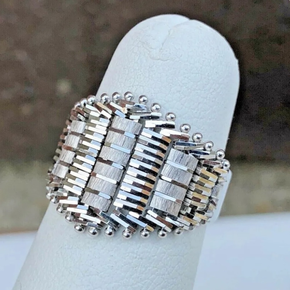 Stylish Silver Women's Ring